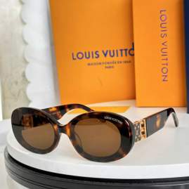 Picture of Louis Vuitton Sunglasses _SKUfw76365276fw